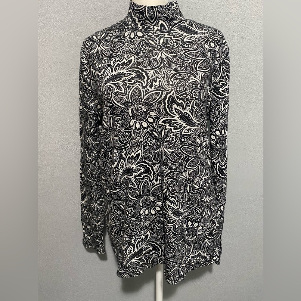 Studio works sweatshirt size M